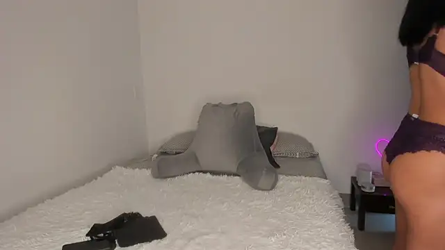  lucianapalmer online show from September 9, 2025, 12:58 pm