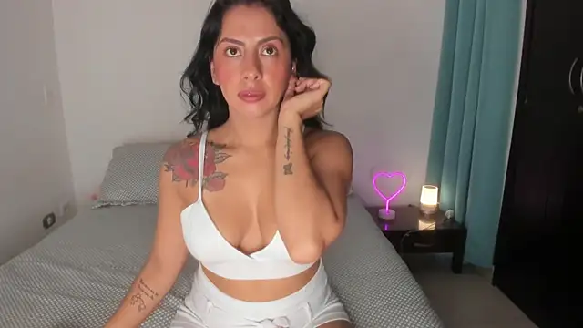  lucianapalmer online show from February 14, 2026, 11:43 am