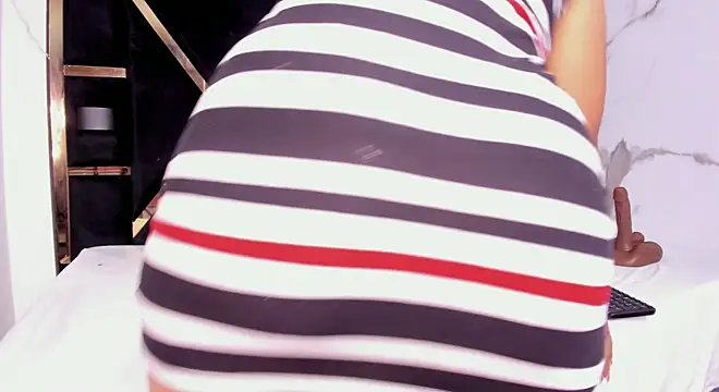 Snapshot of zara_smitt chatting on October 17, 2025, 11:45 am zara smitt online show from October 17, 2025, 11:45 am