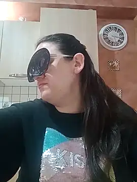 Dolcecurvy online show from March 20, 2025, 2:32 pm