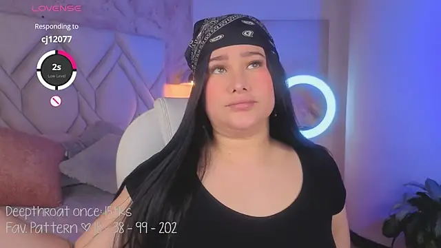 Snapshot of Leaa_Cox chatting on April 22, 2026, 7:42 pm Leaa Cox online show from April 22, 2026, 7:42 pm