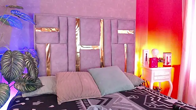 Tyla Ks online show from October 3, 2025, 7:37 pm