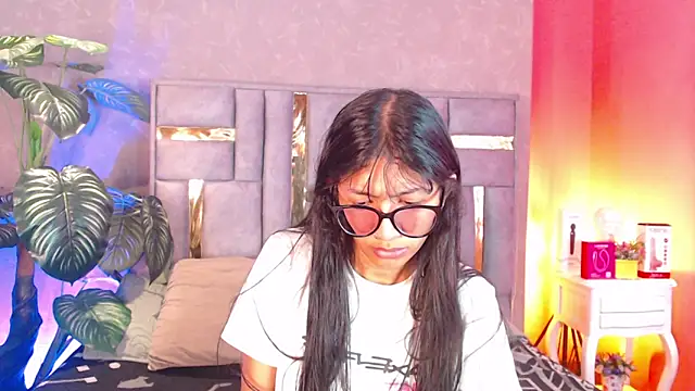 Tyla Ks online show from September 24, 2025, 7:42 pm