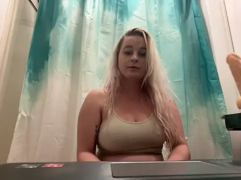 Snapshot of sexylilb17 chatting on March 16, 2025, 9:58 pm sexylilb17 online show from March 16, 2025, 9:58 pm