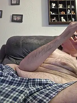 Smallone327 online show from April 7, 2026, 4:14 am