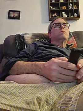 Smallone327 online show from November 8, 2025, 6:28 am