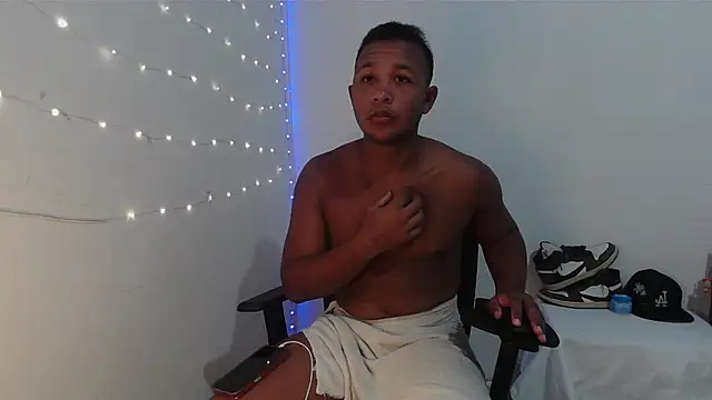 Snapshot of Gooss_cum chatting on September 27, 2025, 4:29 am Gooss cum online show from September 27, 2025, 4:29 am