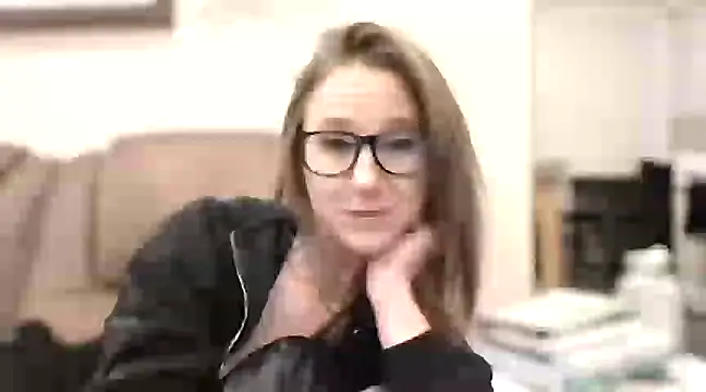 Snapshot of yourgoodgirl32 chatting on February 19, 2025, 6:33 am yourgoodgirl32 online show from February 19, 2025, 6:33 am
