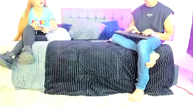 Snapshot of MelaniJhonson chatting on February 24, 2025, 3:33 am MelaniJhonson online show from February 24, 2025, 3:33 am