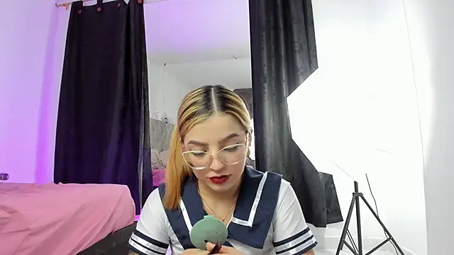 Snapshot of MelaniJhonson chatting on October 12, 2025, 6:26 am MelaniJhonson online show from October 12, 2025, 6:26 am