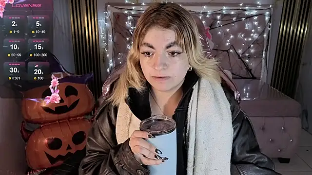 Snapshot of lili_conor_s chatting on October 25, 2025, 3:28 am lili conor s online show from October 25, 2025, 3:28 am