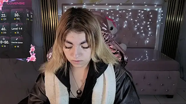 Snapshot of lili_conor_s chatting on November 18, 2025, 3:10 am lili conor s online show from November 18, 2025, 3:10 am