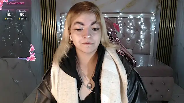 Snapshot of lili_conor_s chatting on October 1, 2025, 3:44 am lili conor s online show from October 1, 2025, 3:44 am