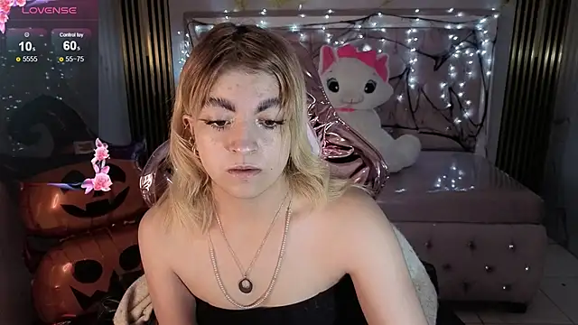 Snapshot of lili_conor_s chatting on October 24, 2025, 3:38 am lili conor s online show from October 24, 2025, 3:38 am