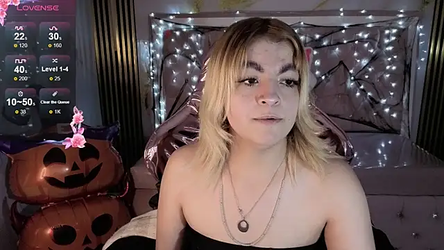 Snapshot of lili_conor_s chatting on October 17, 2025, 4:27 am lili conor s online show from October 17, 2025, 4:27 am