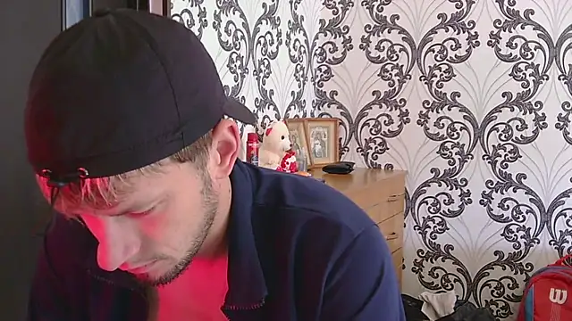 Snapshot of frama666 chatting on October 4, 2025, 8:05 am frama666 online show from October 4, 2025, 8:05 am