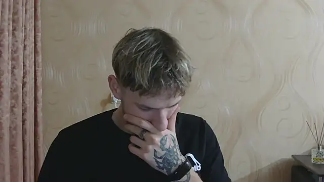 Snapshot of frama666 chatting on November 3, 2025, 9:07 pm frama666 online show from November 3, 2025, 9:07 pm