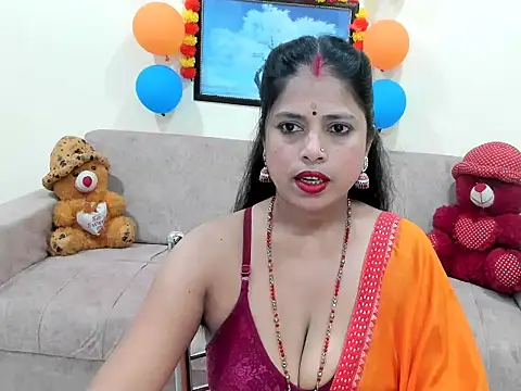 leahgotiii online show from September 21, 2025, 2:49 am