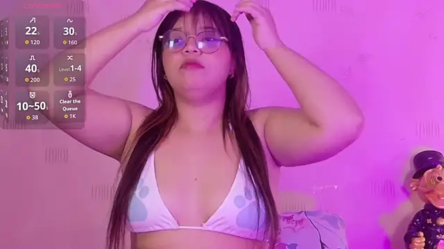 innocenthazel online show from February 18, 2026, 2:42 am