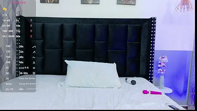 Snapshot of innocenthazel chatting on September 15, 2025, 12:55 am innocenthazel online show from September 15, 2025, 12:55 am