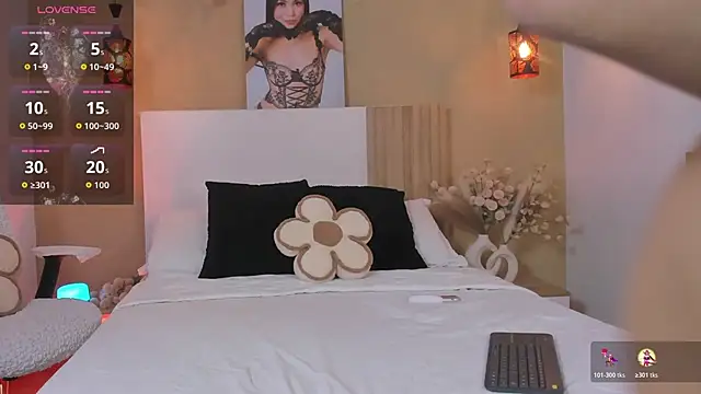 Snapshot of Lucia_Brown_ chatting on November 4, 2025, 2:21 pm Lucia Brown online show from November 4, 2025, 2:21 pm