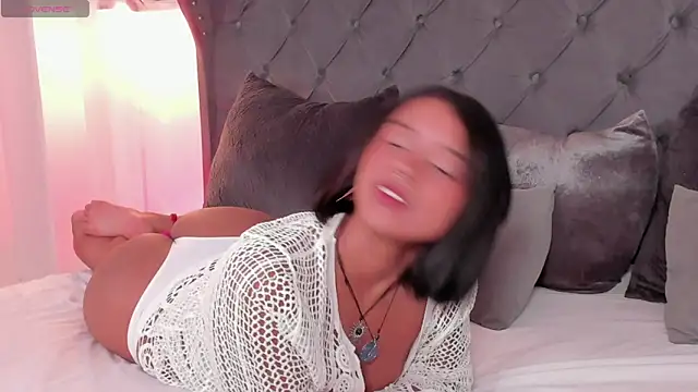 regina noctixx online show from March 26, 2026, 6:33 am