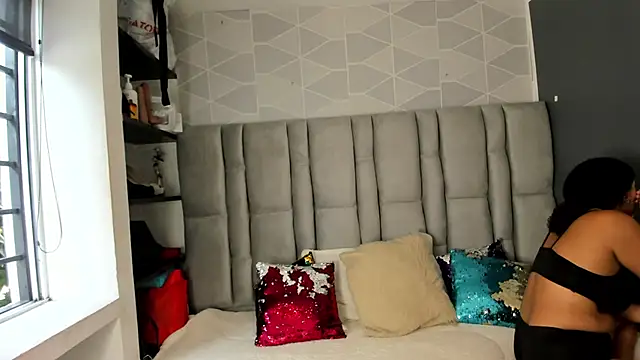 Natasha rose   online show from November 5, 2025, 7:39 pm