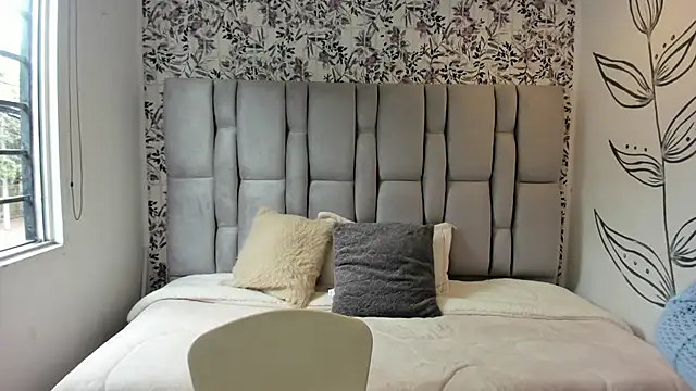 Natasha rose   online show from October 2, 2025, 7:06 pm