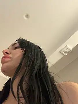 Snapshot of Mia_Splash chatting on June 2, 2026, 2:06 pm Mia Splash online show from June 2, 2026, 2:06 pm