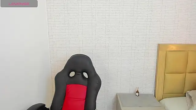 MEGANZARICK online show from October 1, 2025, 12:31 pm