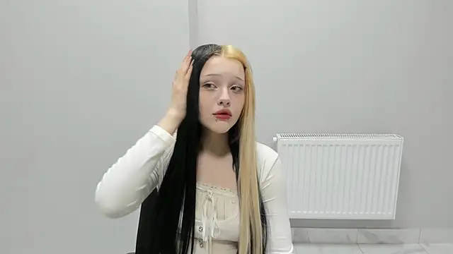 AudreyEmbry online show from February 27, 2025, 1:38 pm