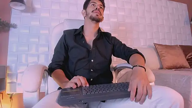 AlejandroStormm online show from March 20, 2025, 8:19 pm