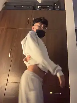 Snapshot of twinkperu18 chatting on November 3, 2025, 12:16 am twinkperu18 online show from November 3, 2025, 12:16 am