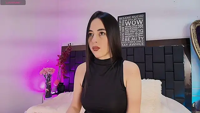 Lexi Howard  online show from November 30, 2025, 4:57 am