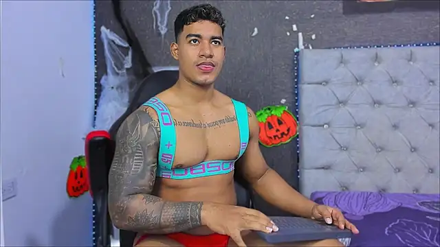 luigi hot  online show from November 1, 2025, 4:01 pm