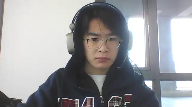 Anson0722 online show from February 26, 2025, 8:17 am