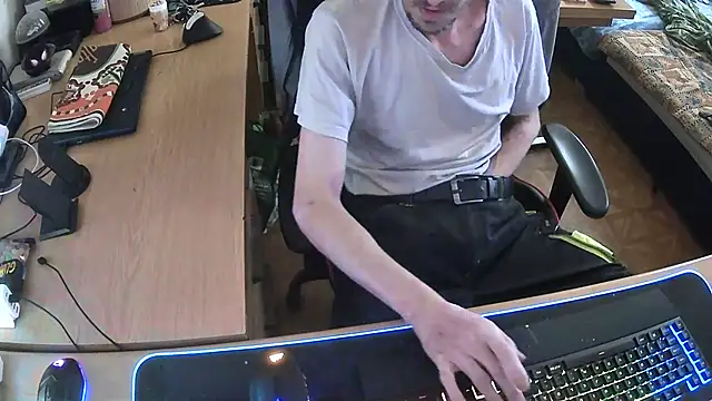 DerGeileLoveboy online show from September 23, 2025, 2:02 pm