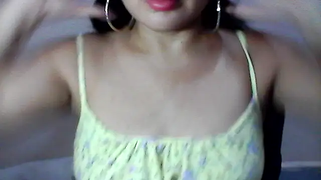 Snapshot of shashel5 chatting on May 5, 2026, 10:35 pm shashel5 online show from May 5, 2026, 10:35 pm