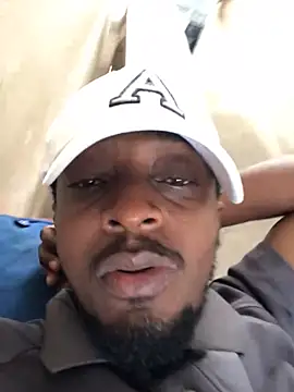 Snapshot of justyou2025 chatting on February 24, 2025, 10:37 am justyou2025 online show from February 24, 2025, 10:37 am