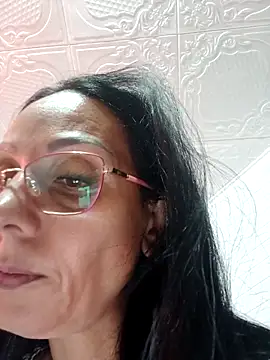 Ramona870 online show from November 5, 2025, 9:45 am