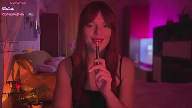 CherryRed Girl online show from April 4, 2026, 10:05 pm