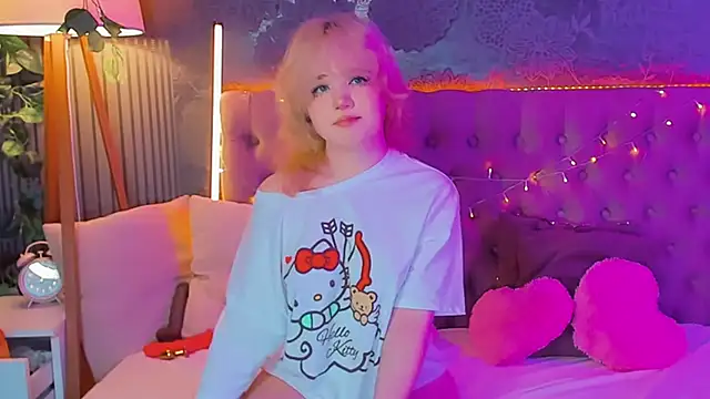 EmilyAngells online show from April 3, 2026, 5:47 am