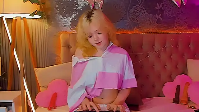 EmilyAngells online show from April 20, 2026, 6:16 am