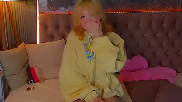 EmilyAngells online show from February 13, 2026, 6:57 am