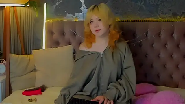 EmilyAngells online show from February 12, 2026, 6:46 am