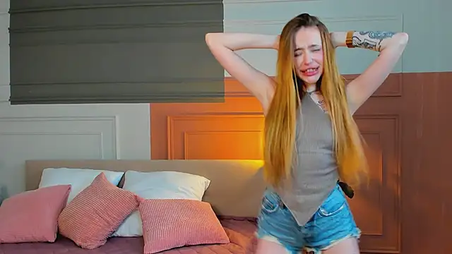 Snapshot of _BunnyDollStella_ chatting on March 22, 2025, 1:32 am BunnyDollStella online show from March 22, 2025, 1:32 am