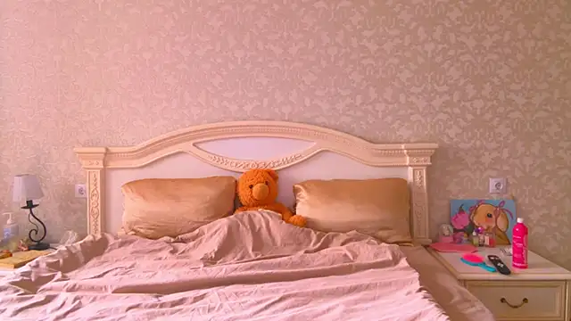 Snapshot of _BunnyDollStella_ chatting on September 20, 2025, 8:08 am BunnyDollStella online show from September 20, 2025, 8:08 am