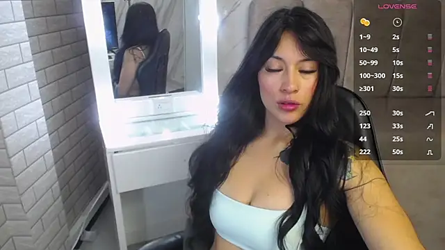 Isabella Collen v online show from March 17, 2026, 1:03 pm