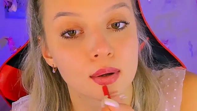 Snapshot of melissa_richardson chatting on November 4, 2025, 1:37 pm melissa richardson online show from November 4, 2025, 1:37 pm