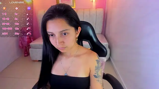 Snapshot of madhison_klain_s chatting on December 5, 2025, 8:06 pm madhison klain s online show from December 5, 2025, 8:06 pm